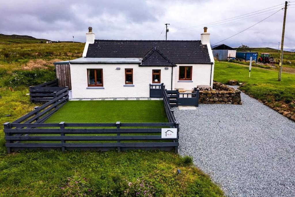 No. 6 - The Little House That Gives You A Hug Trumpan Exterior foto