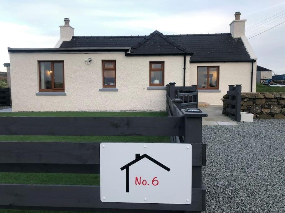 No. 6 - The Little House That Gives You A Hug Trumpan Exterior foto